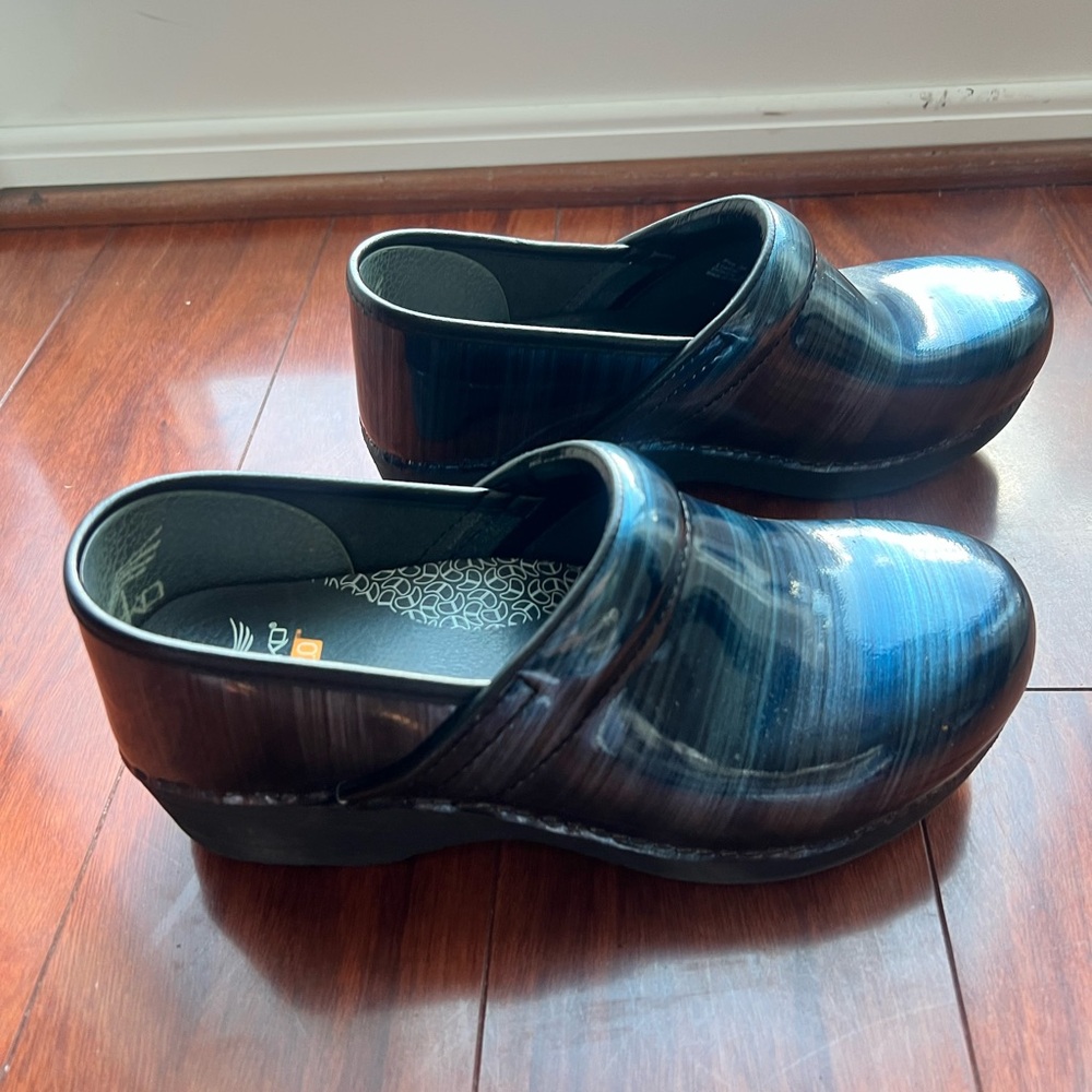 Dansko Women’s Professional Clogs